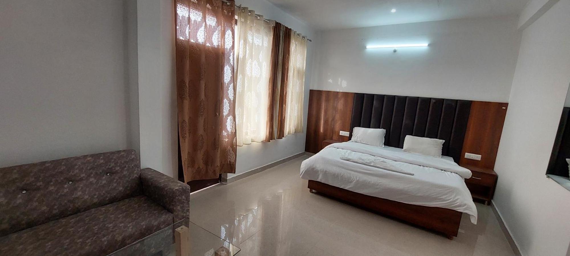 Peaceful Retreat Home Stay, Dalhousie Ngoại thất bức ảnh