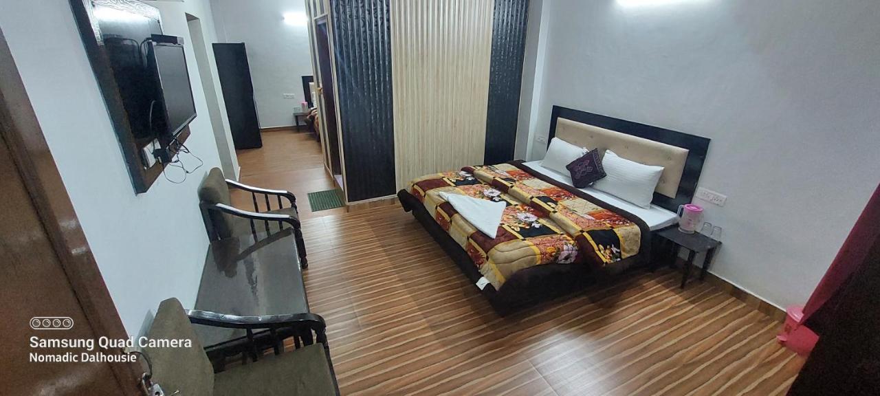 Peaceful Retreat Home Stay, Dalhousie Ngoại thất bức ảnh