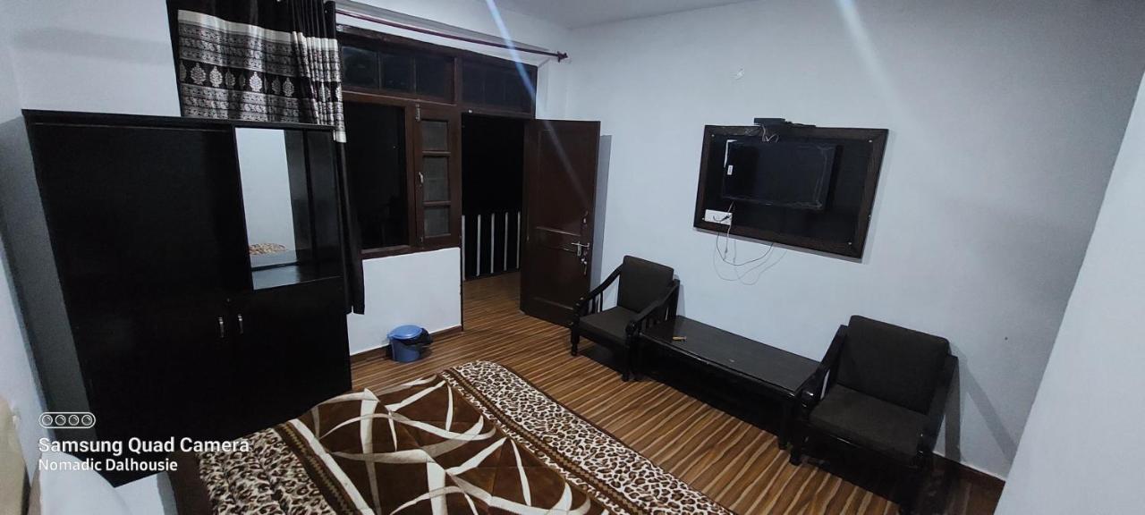 Peaceful Retreat Home Stay, Dalhousie Ngoại thất bức ảnh