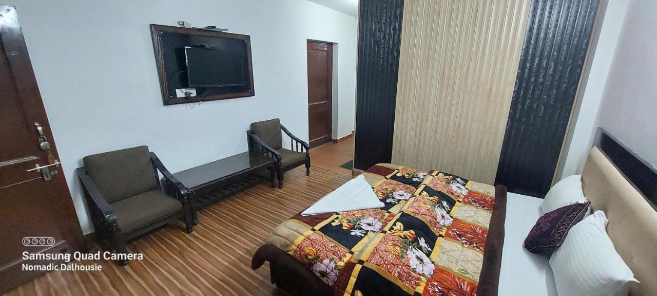 Peaceful Retreat Home Stay, Dalhousie Ngoại thất bức ảnh